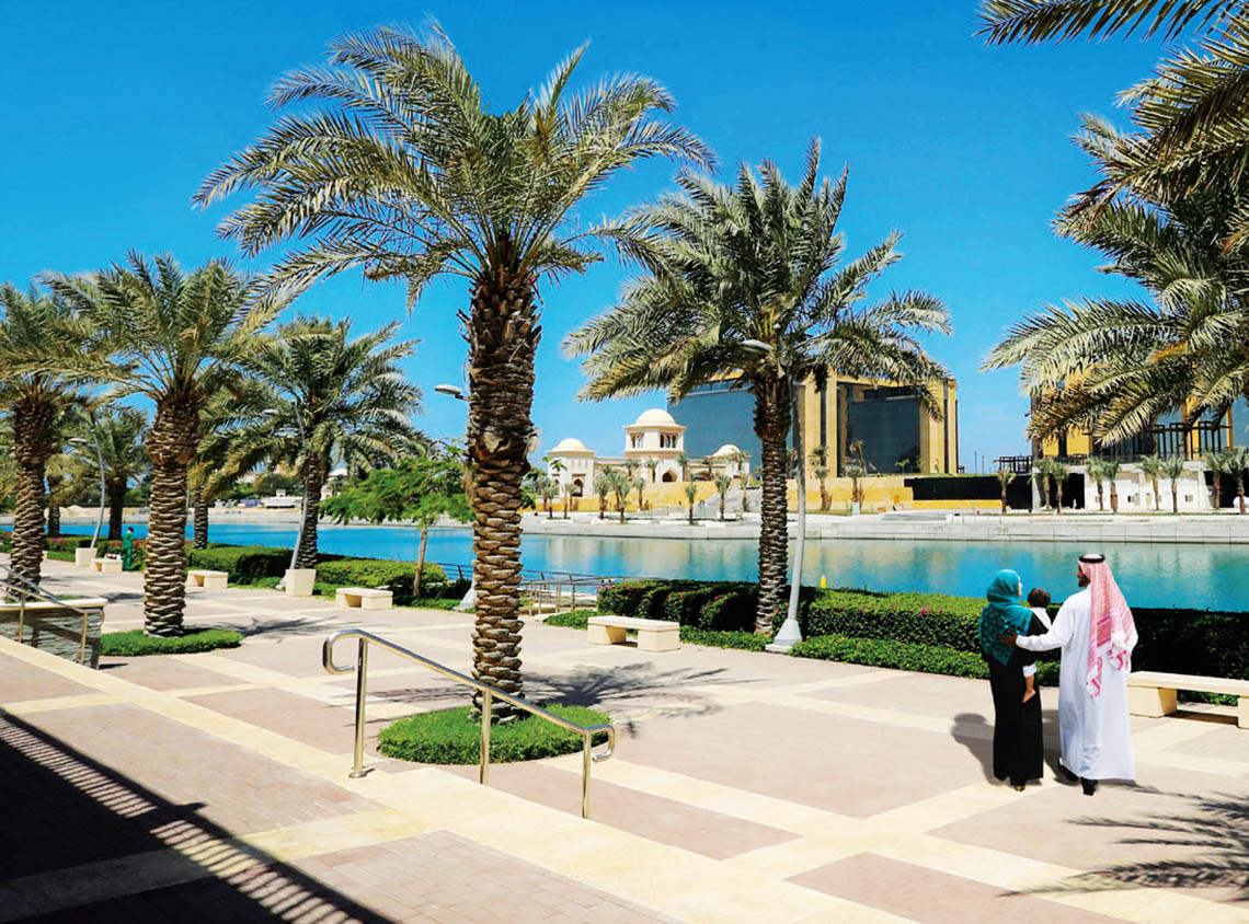 Bay La Sun Marina promenade view - KAEC